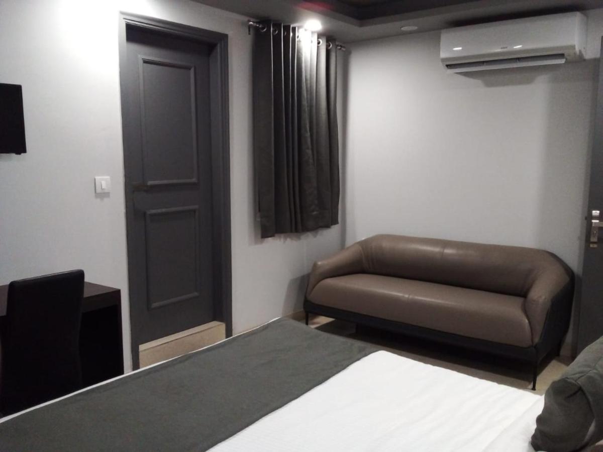 Nirpra Regency Hotel New Delhi Exterior photo